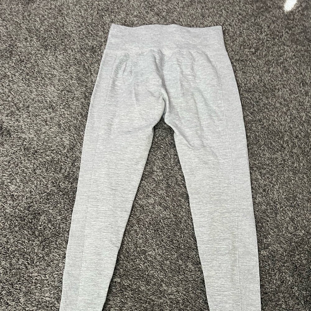 grey athletic leggings